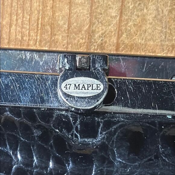 47 Maple Black Crocodile Texture Wallet with Silver Clasp - Picture 4 of 7